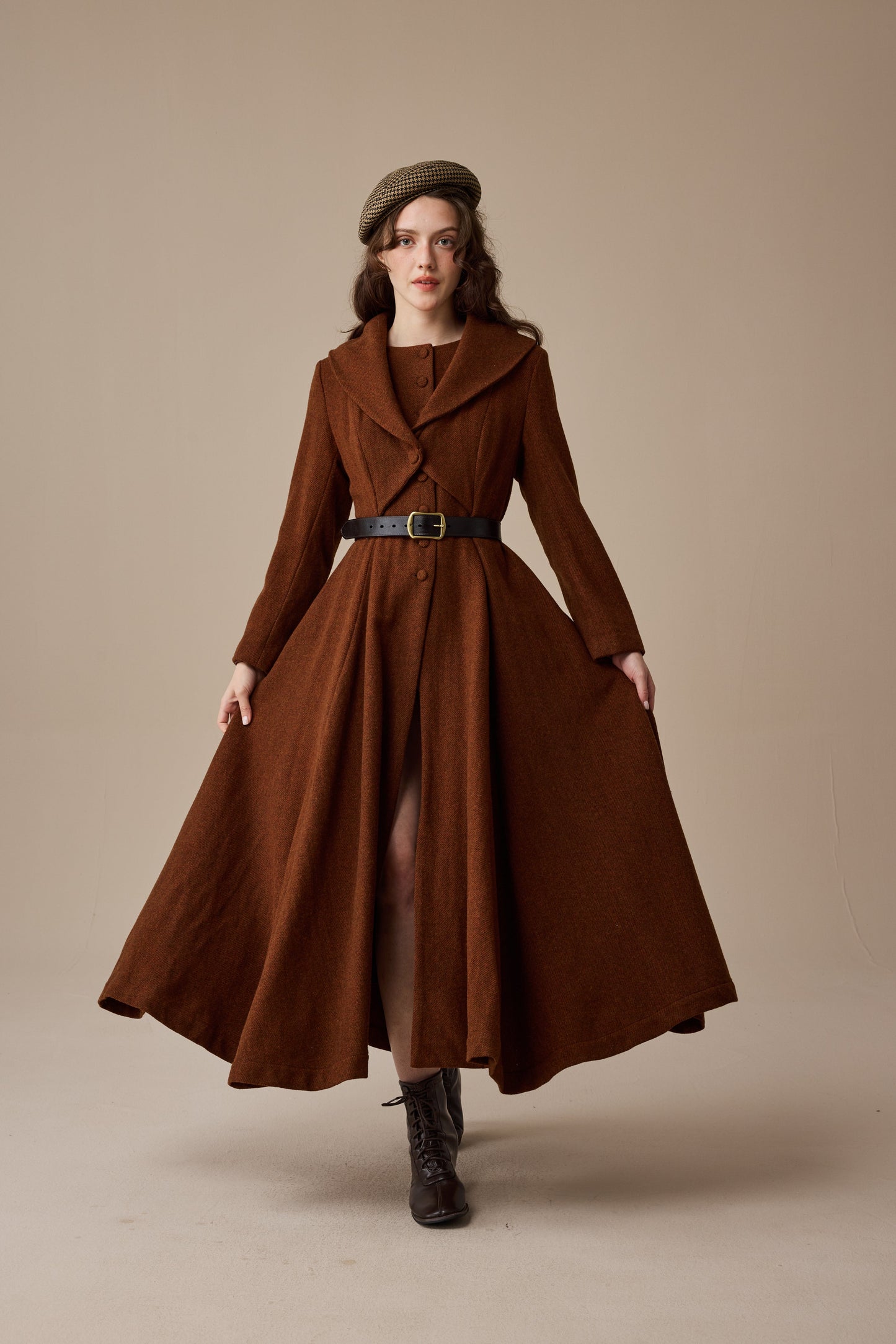 Gemma 17 | 100% wool victorian coat