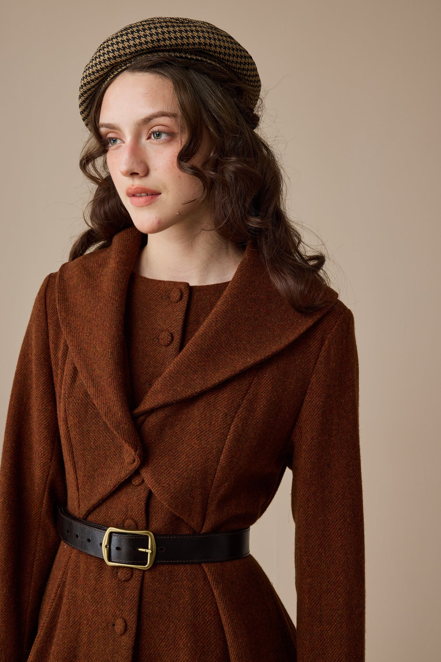 Gemma 17 | 100% wool victorian coat