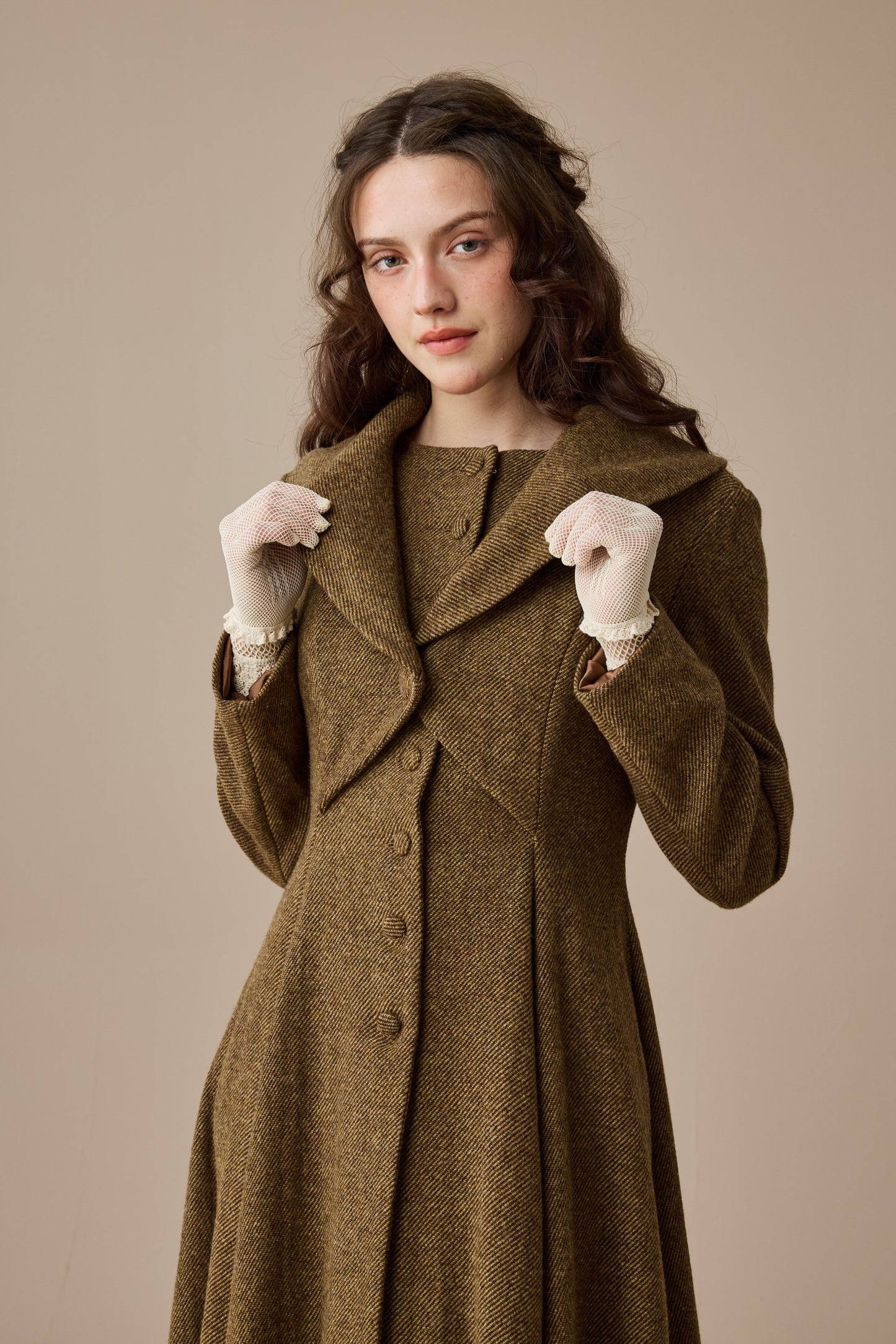 Gemma 17 | 100% wool victorian coat